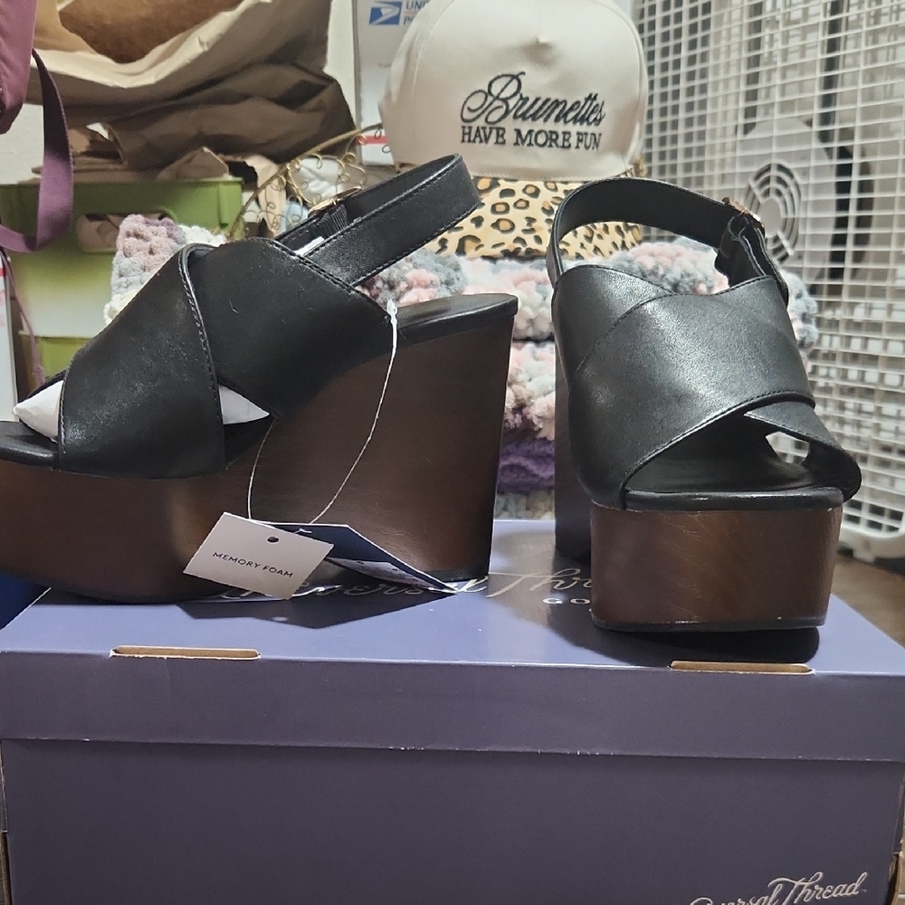 Universal Thread Black Faux-Leather Crossover Platform Wedge Sandals